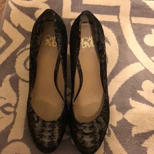 Joan&David Round Toe Pumo